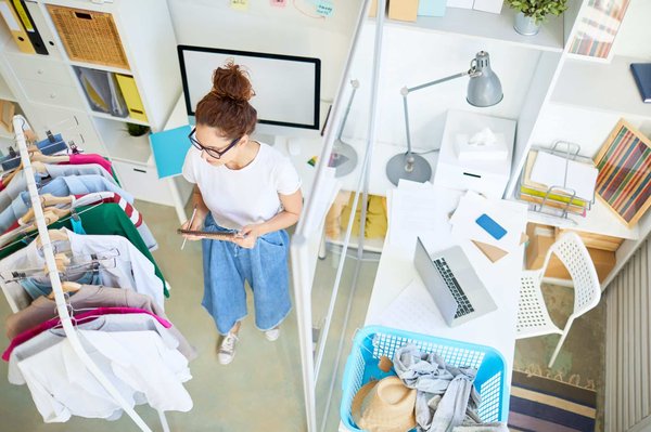 Vêtements personnalisés : des avantages considérables pour votre entreprise